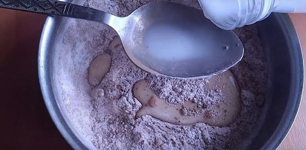 Десерт из манки.Ингредиенты:Печенье сахарное — 8-12 шт.Молоко — 500 млСгущенка вареная — 380 г Крупа ... - 5
