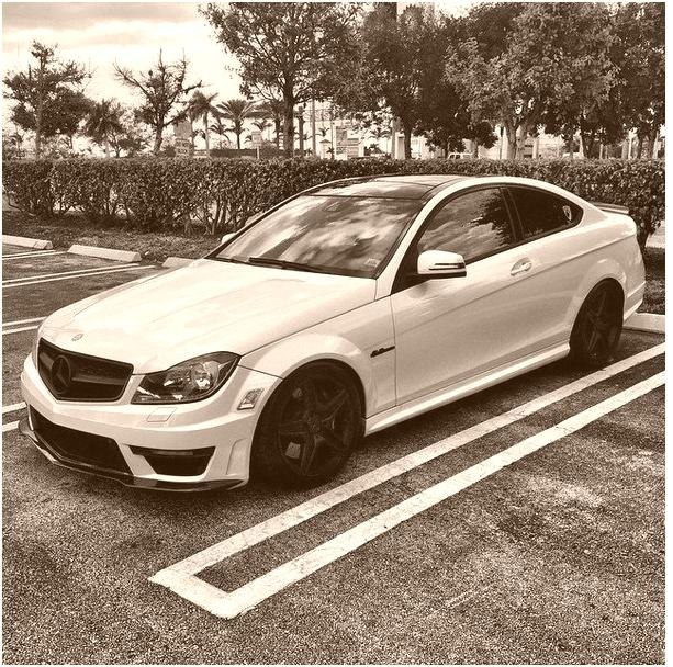 Mercedes-Benz C63 AMG Coupe