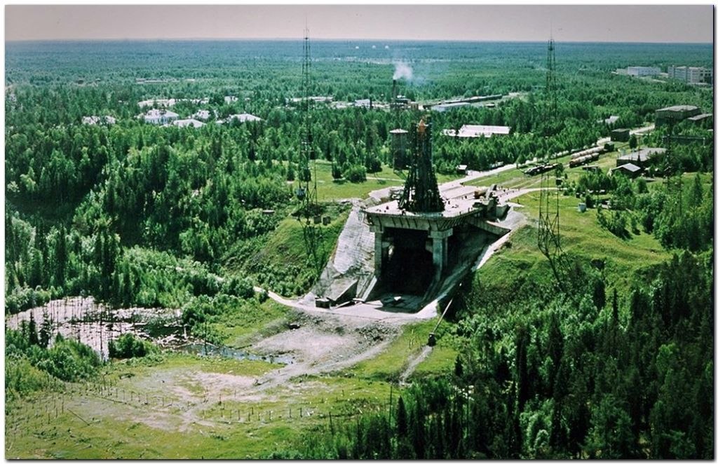 Плесецк архангельская. Архангельск космодром Плесецк. Город Мирный Архангельская область космодром. Космодром Плесецк город Мирный. Полигон Плесецк Архангельская область.