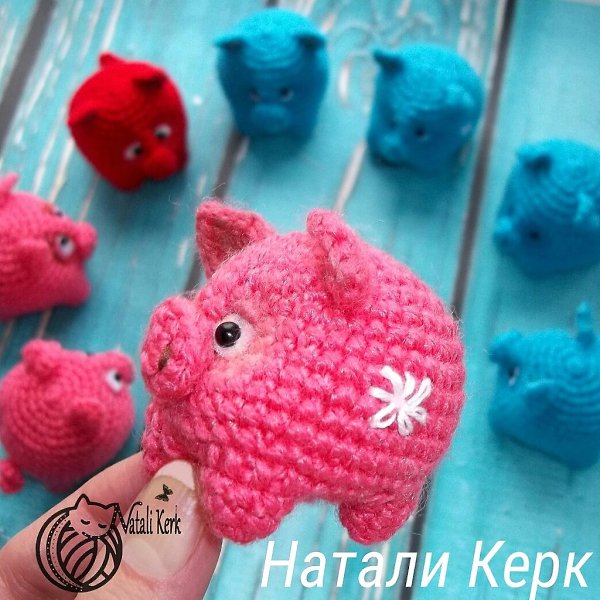 #игрушки@fan_handmade.Привет, друзья, наконец-то и у меня дошли руки до поросят Связала уже ...