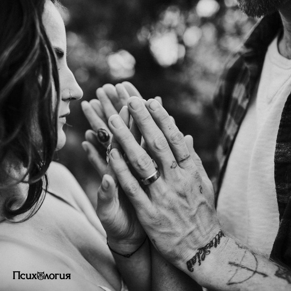 С годами начинаешь понимать, что главное — это не слова о любви и о том, как ты хорошо выглядишь. ...