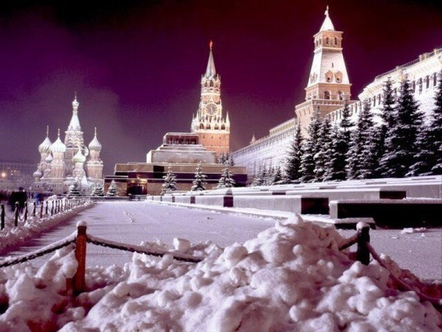 Тур на Новогодние праздники в Москве из Петербурга. Продолжительность 2-8 дней.