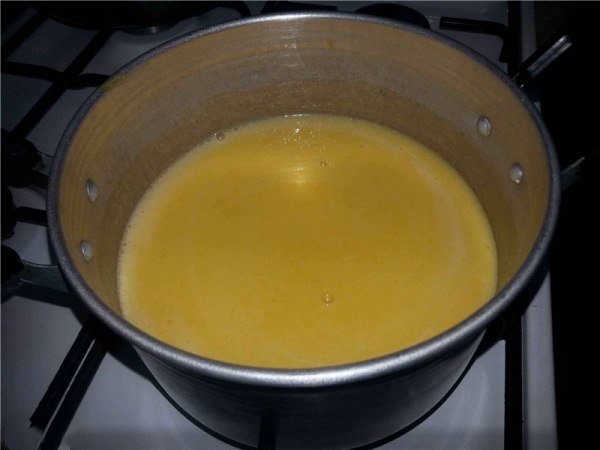 Наполеон с персиковым кремом. Крем очень вкусный и нежный. В сочетании с коржами из слоеного теста ... - 3
