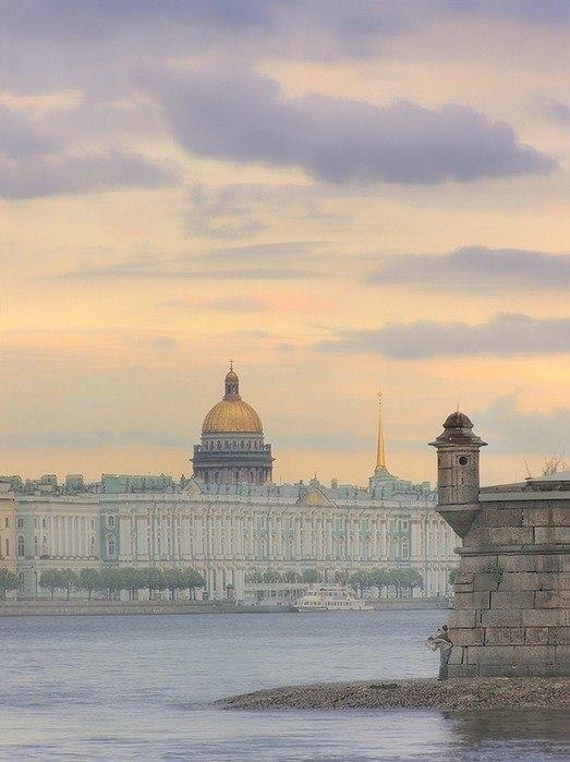 7 набережных, с которых открываются самые красочные виды на Неву: от Университетской до Синопской. ...