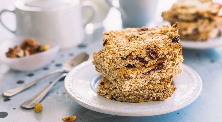 Злаковый батончик с черносливом для перекуса.ИНГРЕДИЕНТЫовсяные или гречневые хлопья – 120 ...