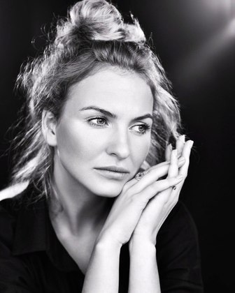 ты выбираешь женщину рассудком, не сердцем и не голосом души. от этого мне делается жутко: как так ...
