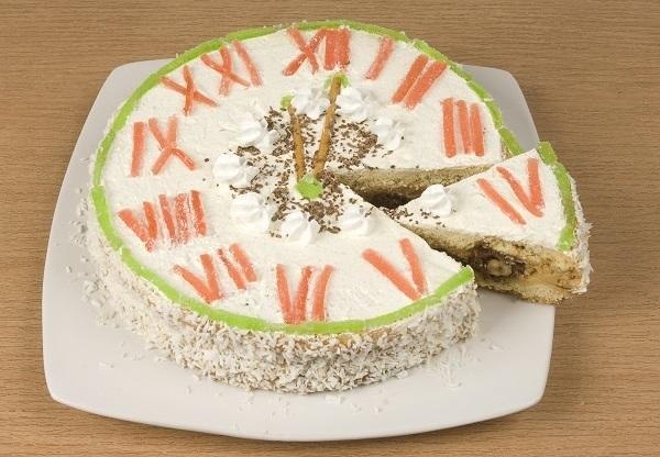Торт «Сюрприз к Новому году». Вам понадобится: 4 желтка 150 г сахара 3 ст. л. сметаны 250 г ...