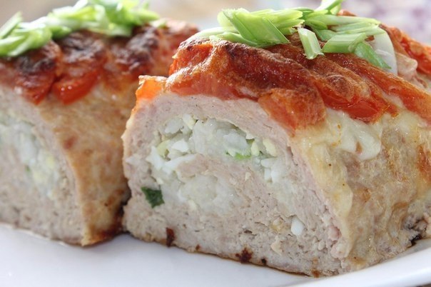 Куринный рулет с рисовой начинкой!!! Автор: Светлана Голубева Фарш курин.-500 гр. Яйцо-1 шт. Лук ...