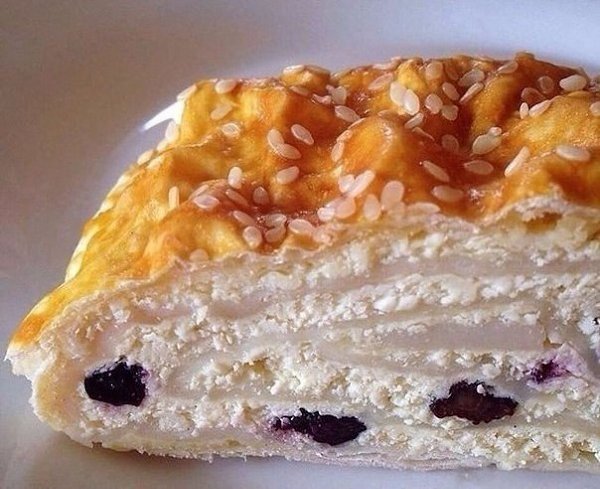 Рулет из лаваша с творогом и изюмом.на 100грамм - 125.64 ккалБ/Ж/У - ...