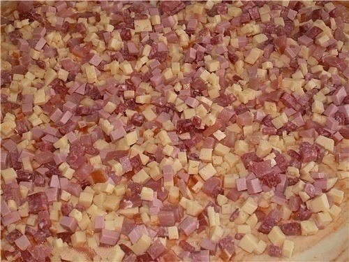 Пиццы-розочки.Ингредиенты:- 500 г муки- 100 мл тёплой воды- 1 стакан молока- 1 чайная ложка ... - 2