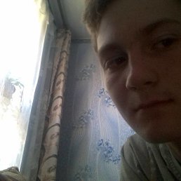 Влад, 21, Докучаевск