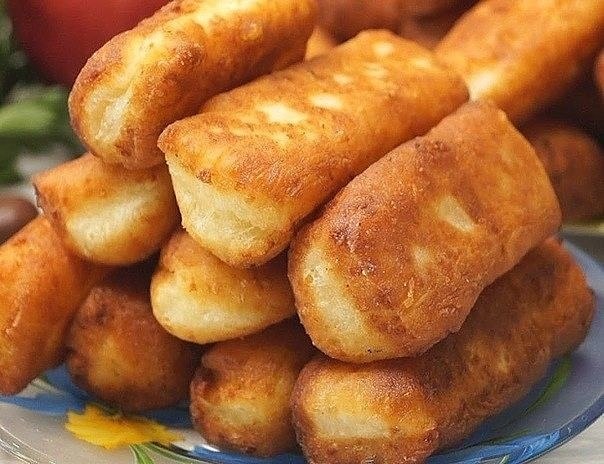 Нежная Вкуснятина из творога за 15 минут.Ингредиенты350 гр Творог 1 шт Яйцо 1 ст.л сметана 2 ст.л ...