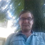 Valentin, 63 , -