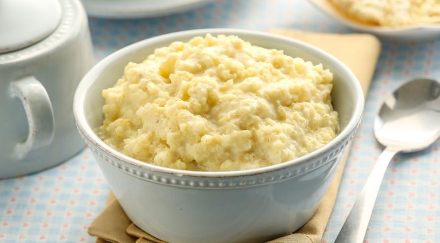 Каша пшенная на молоке.ИНГРЕДИЕНТЫ1 стакан пшена3 стакана воды2 стакана молока2 ст.л. сливочного ...