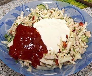 Шаверма .Ингредиенты: -Куриная грудка (или другое мясо) - 1 шт. -Капуста - 1/2 вилка -Огурцы - 2 ... - 3