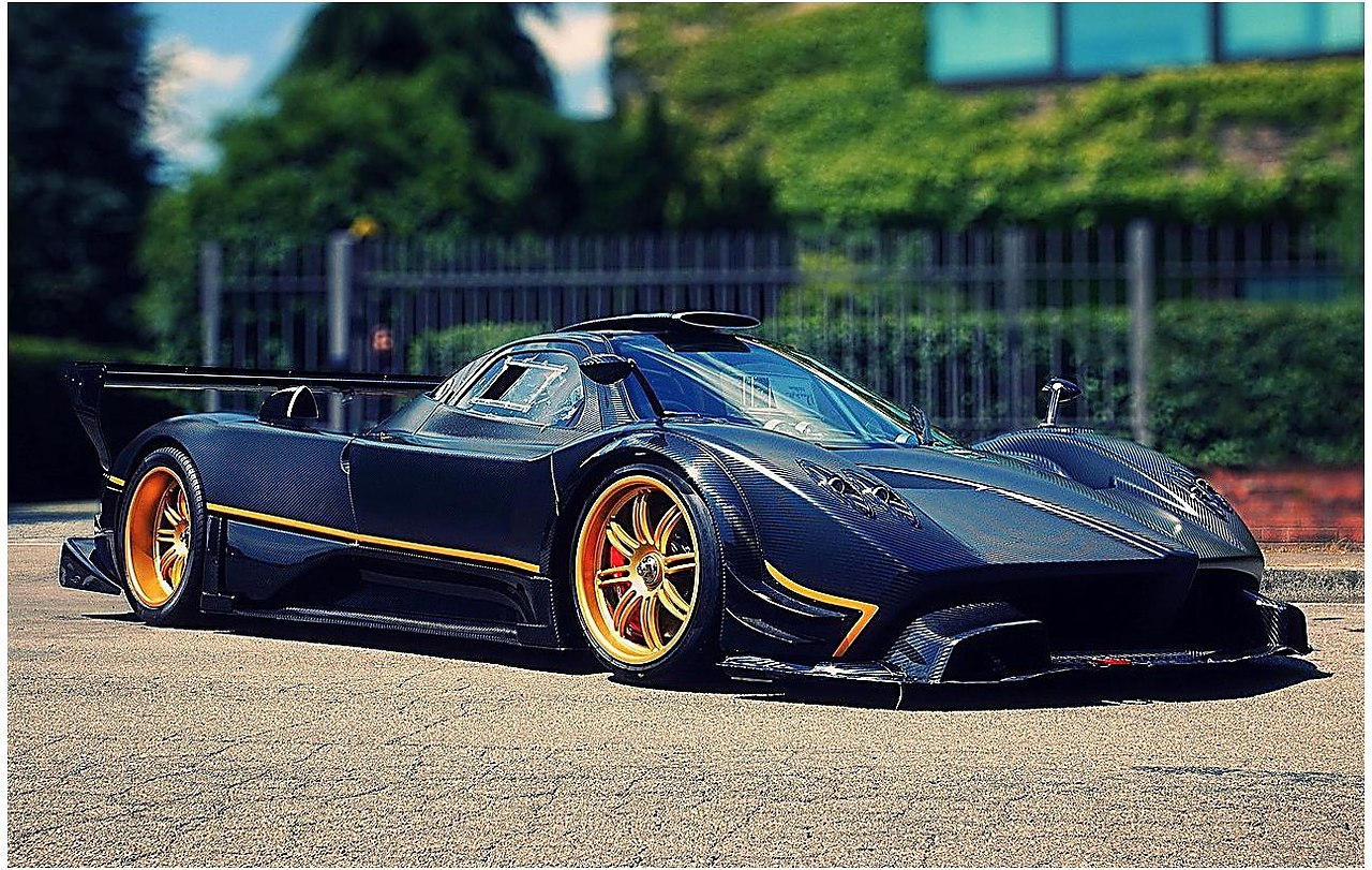 Pagani Zonda R.acaa copoc: 375 / Pao o 100 /: 2.7 ce ae: V12 - 6.0 . ...