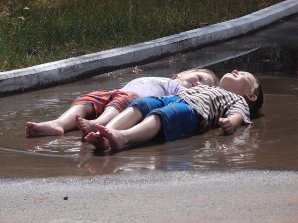 Выйду на улицу - гляну на село... Мамы нет рядом и нас понесло!
