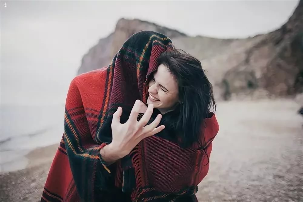 Нам хорошо не с теми, кто нам нравится. Нам хорошо с теми, с кем мы нравимся сами себе. С теми, кто ...