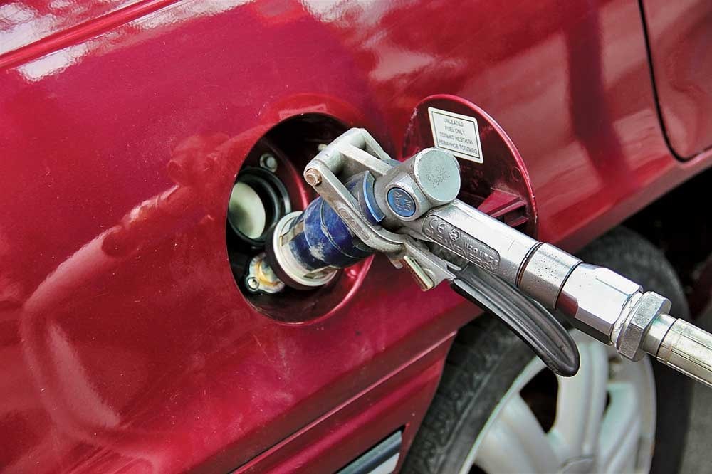Заправка авто газом. Преимущества и недостатки. При рассмотрении вопроса, какое горючее использовать ...