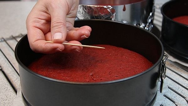    (Red Velvet Cake).   :    2  3  20 ... - 8