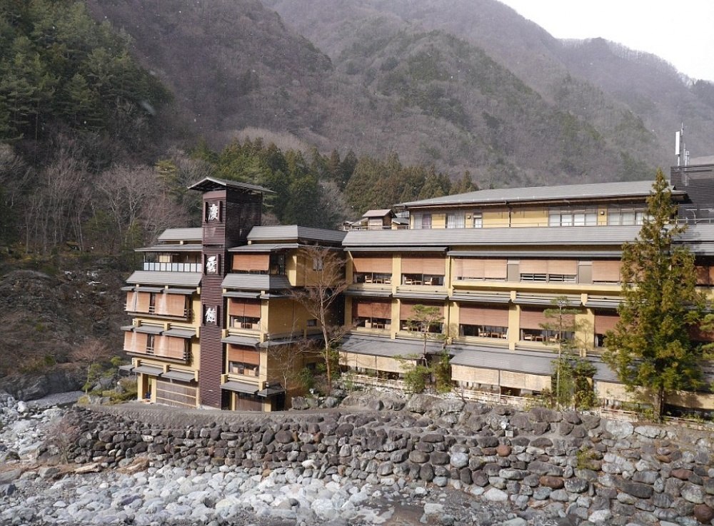       Nishiyama Onsen Keiunkan.    705   ,    ... - 8