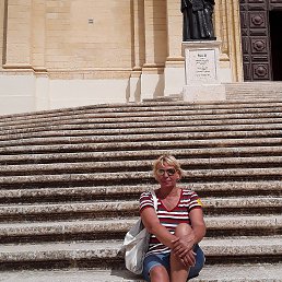 Inna, 61, 