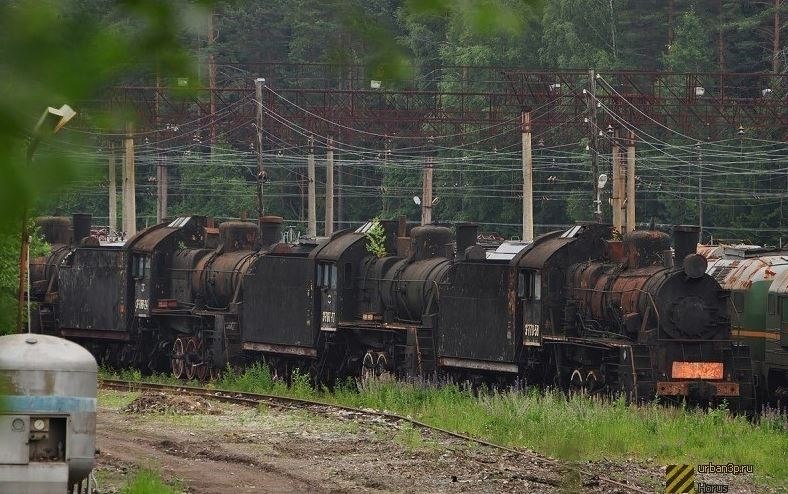 Базы железнодорожных станций. Кладбище поездов Зеленогорск. База запаса Зеленогорск Эр 2. База запаса РЖД В Зеленогорске. Кладбище поездов Пермский край.