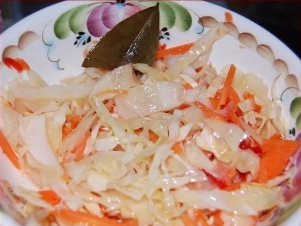 Бомбовая капустка.Делала вчера на ночь. Утром тарелку умяли в пять сек). В 200 граммах 149 калорий, ...