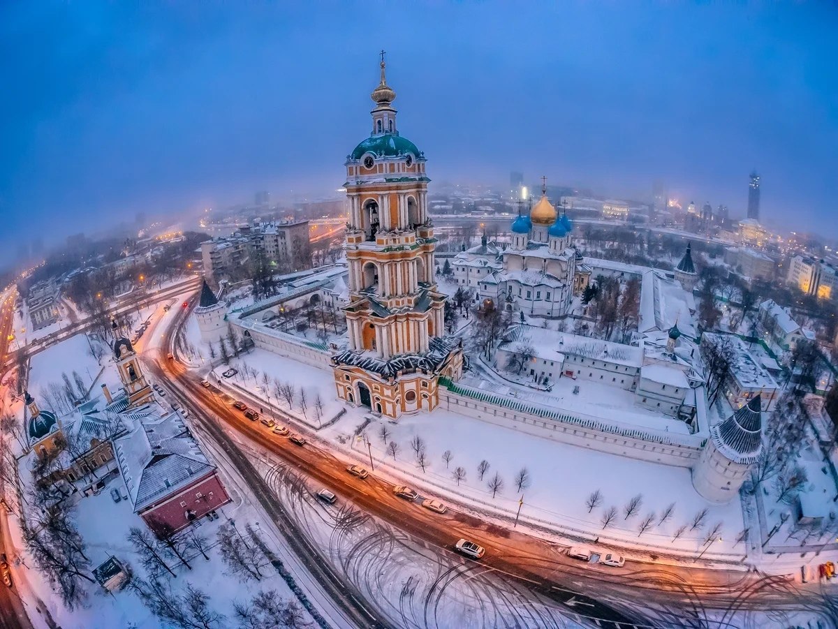 Новоспасский монастырь в Москве зимой