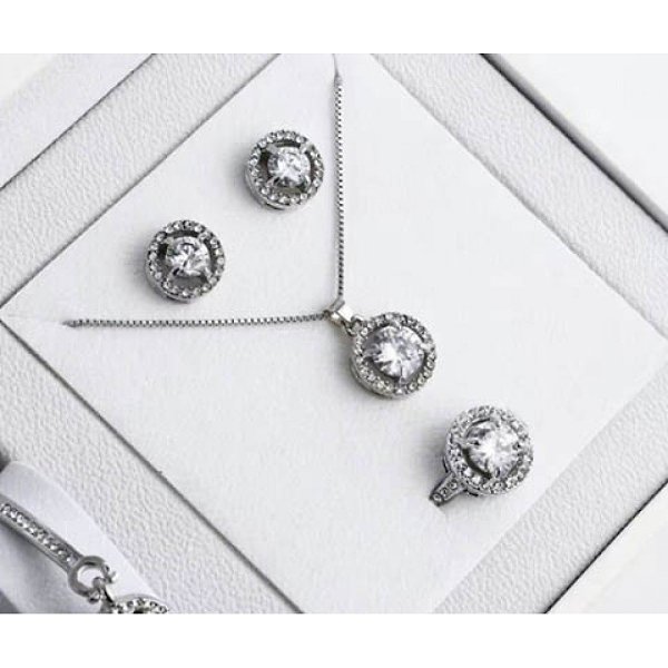 Внимание! успей на акцию.НАБОР УКРАШЕНИЙ DIOR SILVER http://fastvk.ru/xUwOYE Впечатляющий образец ... - 3
