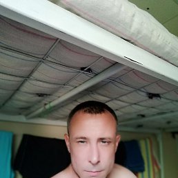 Oleg, 40,  