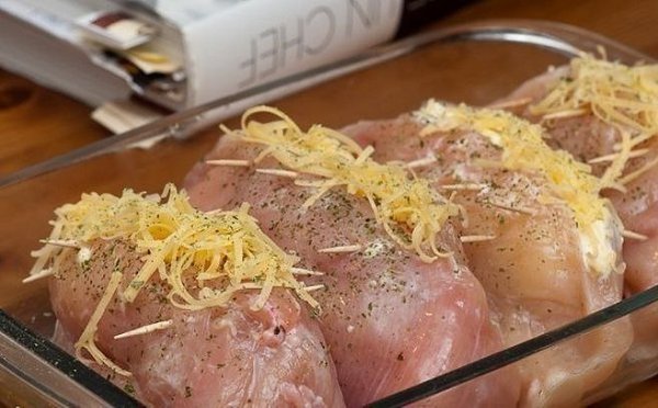 Фаршированные куриные грудки.Итак нам понадобится:4 куриных грудки240гр консервированных абрикосов ... - 4