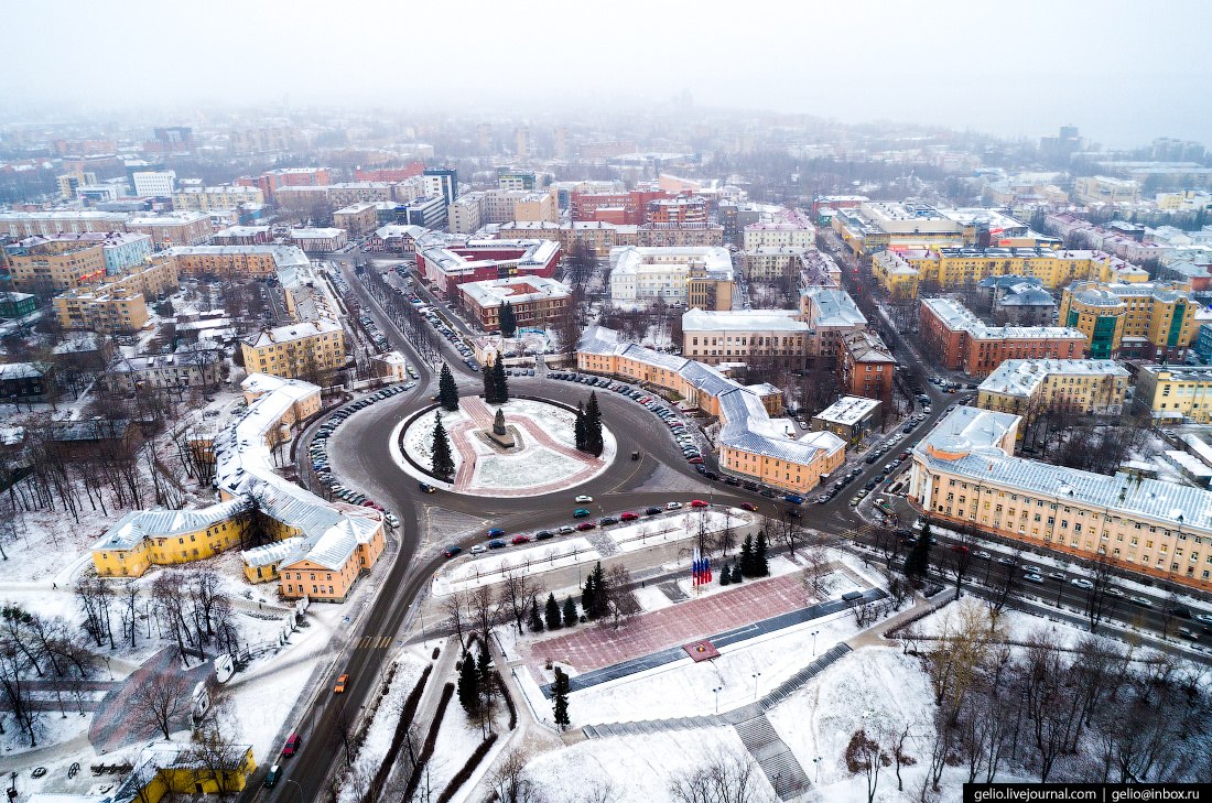 Город петрозаводская. Площадь Ленина с высоты птичьего полета Петрозаводск. Карелия Петрозаводск центр города. Петрозаводск проспект Ленина с высоты птичьего полета. Город Петрозаводск с птичьего полета.