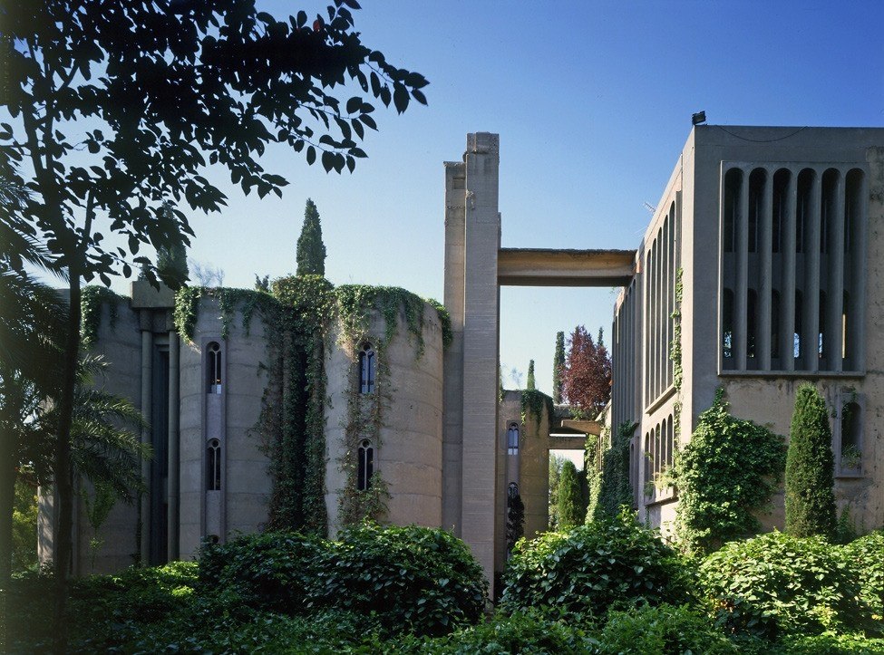      Ricardo Bofill.    , ... - 4