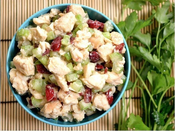 Пикантный куриный салат с клюквой.Ингредиенты:дижонская горчица 1 ст. л.клюква сушеная 1/4 ... - 9