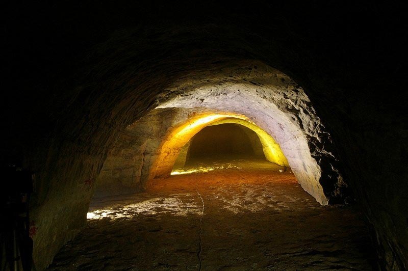 Список природных чудес Ленобласти. 1. Пещера Танечкина. Одна из самых загадочных пещер Ленинградской ...