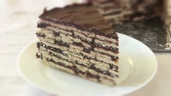 Торт без выпечки из печенья Мария. Готовим Торт без выпечки из печенья Мария.Это очень быстро,просто ...
