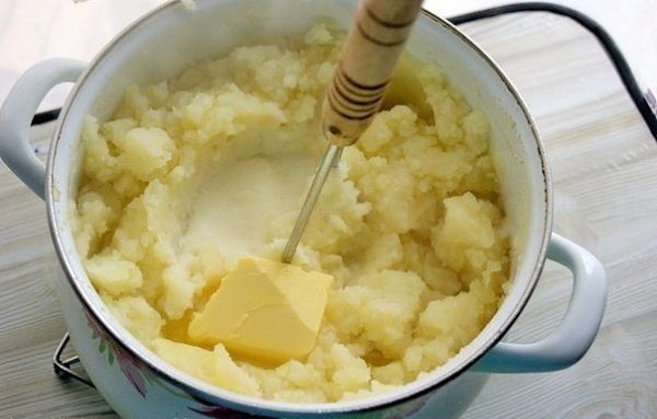 Гуляш с подливкой и картофельным пюре как в садике.Ингредиенты:-Говядина - 0,5 кг.-Лук репчатый - 1 ... - 5