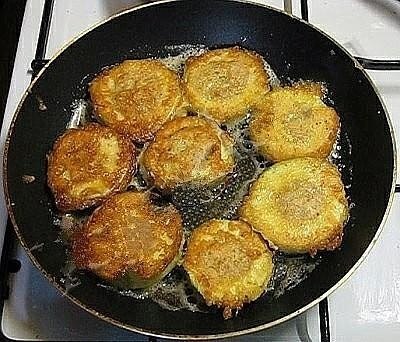 Кабачки с мясом в кляре. .СОСТАВ: Для рецепта вам понадобится: 2 – 3 молодых кабачка 300 г мяса ... - 6