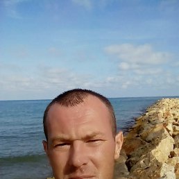 Andrey, 41, 
