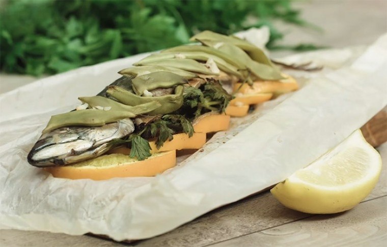 Запеченная скумбрия с апельсинами и фасолью.Рецепт запеченной скумбрии в винном ...