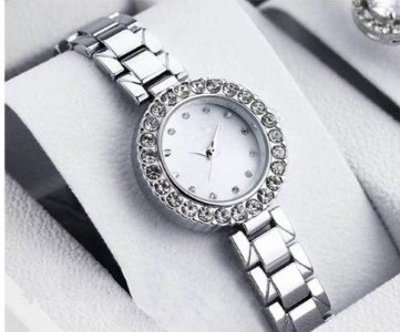 Внимание! успей на акцию.НАБОР УКРАШЕНИЙ DIOR SILVER http://fastvk.ru/xUwOYE Впечатляющий образец ... - 4