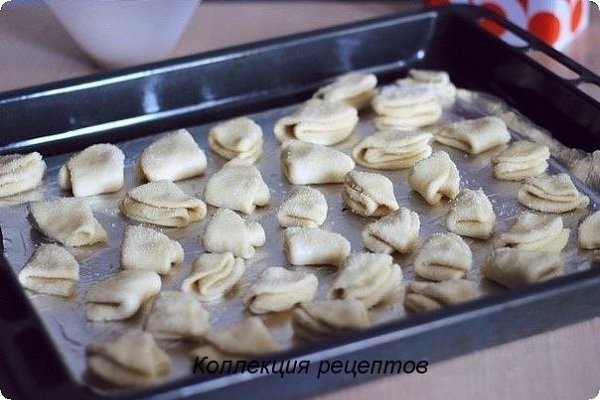 #печенье.Творог — 200 гСливочное масло — 100 гЯйцо — 1 шт.Мука — 2,5 стаканаРазрыхлитель — 1 ч. ... - 7