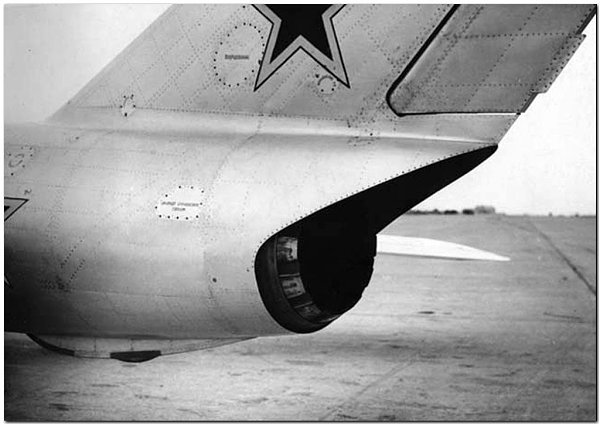 Форсаж МиГ-17.29 сентября 1951 года лётчик-испытатель А. Н. Чернобуров впервые поднял прототип ... - 3