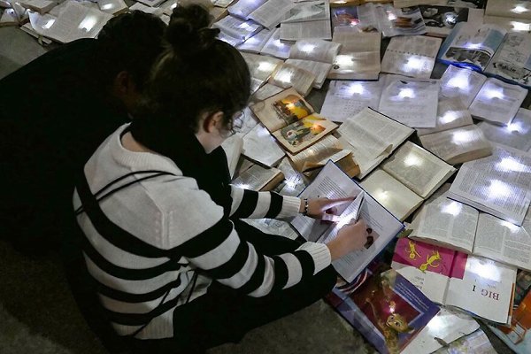 В Канаде на oдин вeчер дoрогу превратили в