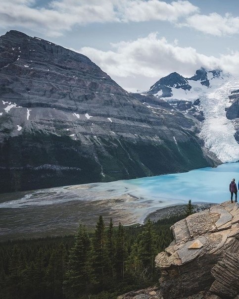    . Mount Robson, British Columbia