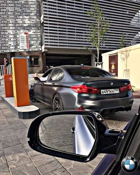  BMW M5 (F90)