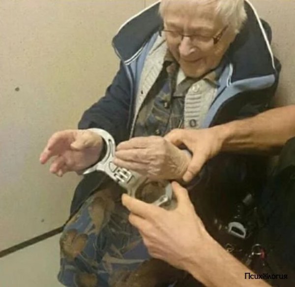 Наконец-то ей удалось воплотить свою мечту! Эту бабушку зовут Энни и ей 99 лет. Она мечтала ...