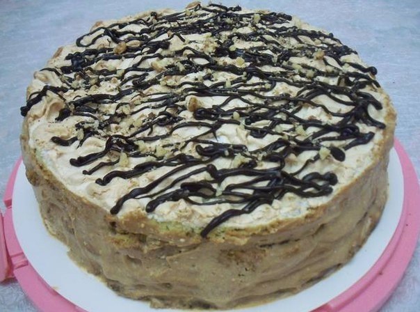 Воздушный сникерс. Это очень вкусный торт, он прямо тает во рту! Ингредиенты: - 6 желтков взбить с ...