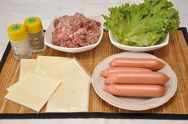 Котлеты «Черепашки».ИНГРЕДИЕНТЫ:300-400 г мясного котлетного фарша,5 детских сосисок,сыр ... - 2